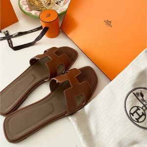 HERMES Oran Sandals Size 38! All original packaging! Serial code posted🩷
